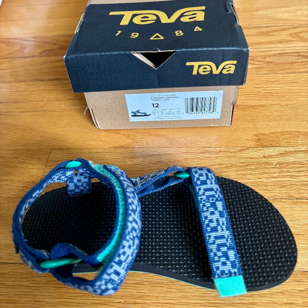 Left shoe only Teva Kids sandal size 12
